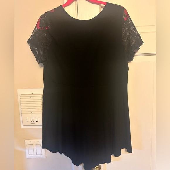 Short sleeve lace tunic! - Picture 2 of 7